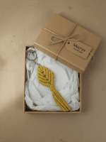 Macrame Leaf Keychain – Handmade Boho Accessories - Image 4