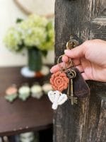 Macrame Flower Keychain – Handmade Boho Accessories - Image 3